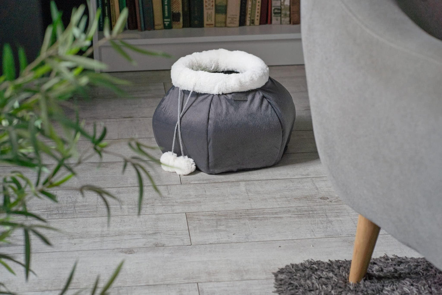 Cat Beds for Indoor Cats   Cat Cave Bed Plush Round Soft Pet Tent with